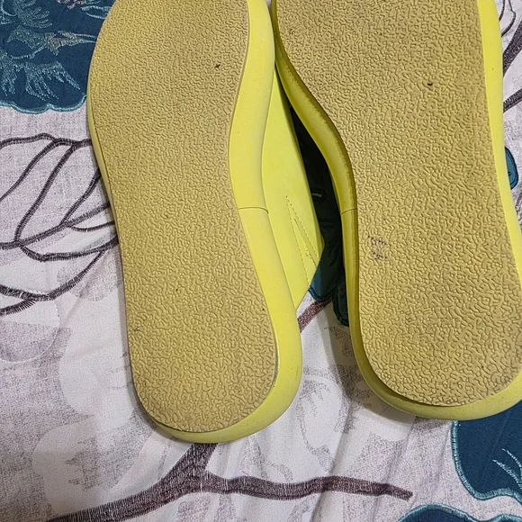 Matisse Yellow Slide Mules - Picture 7 of 7